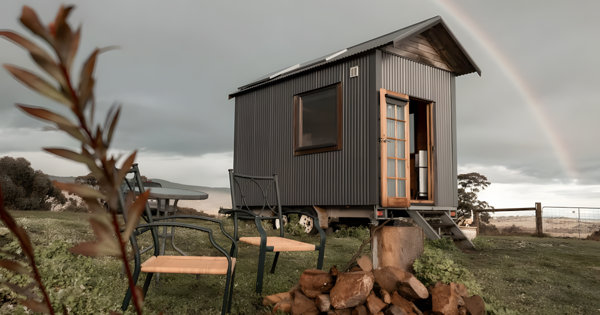 Off-grid tiny house doubles-down on cabin-like rustic charm