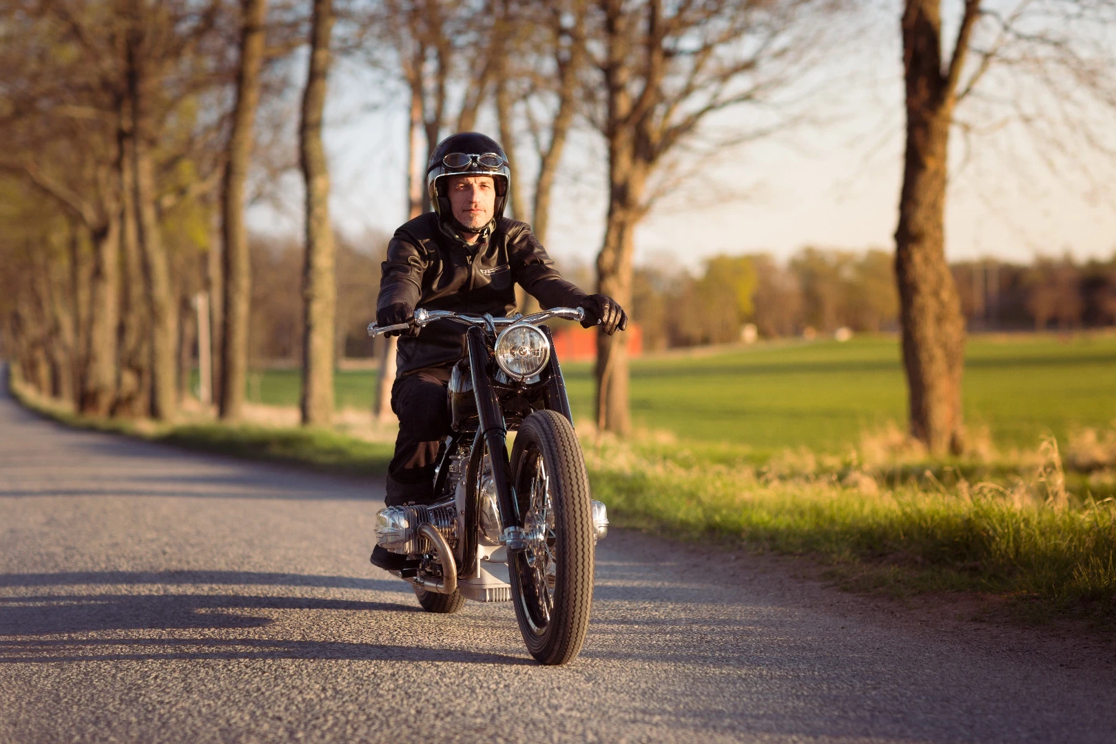 The BMW R5 Hommage in action