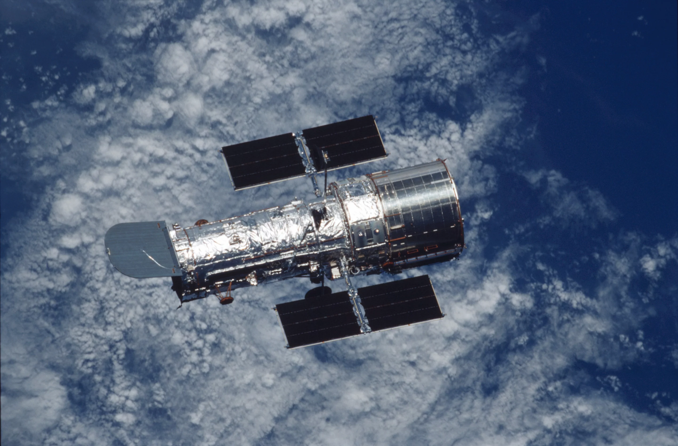 NASA has been given two ex-spy satellites with optics superior to those of the Hubble Space Telescope seen here (Photo: NASA)