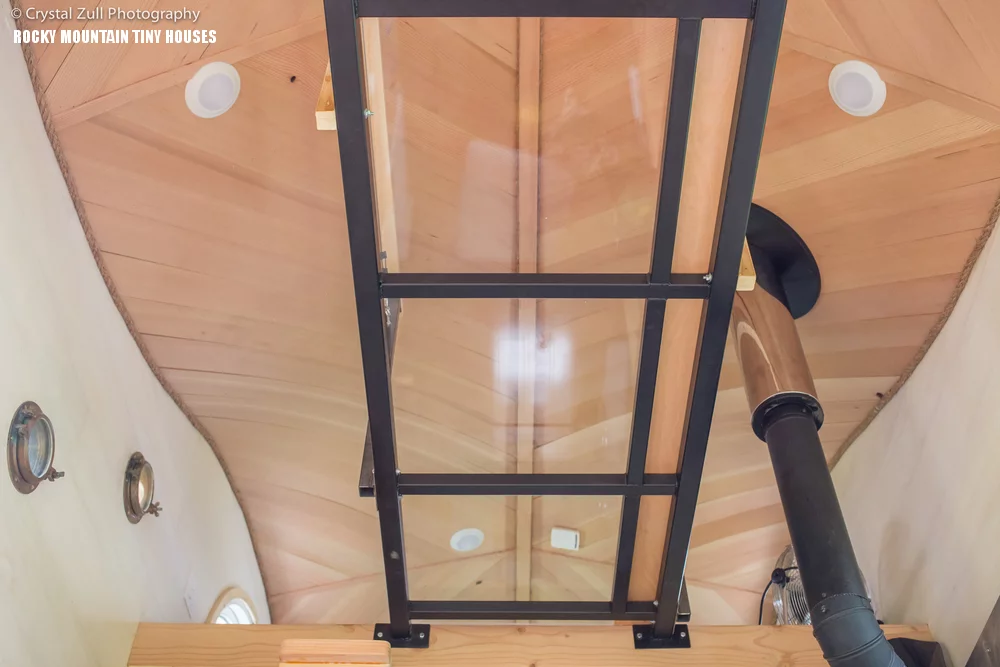 The plexiglass-bottomed walkway