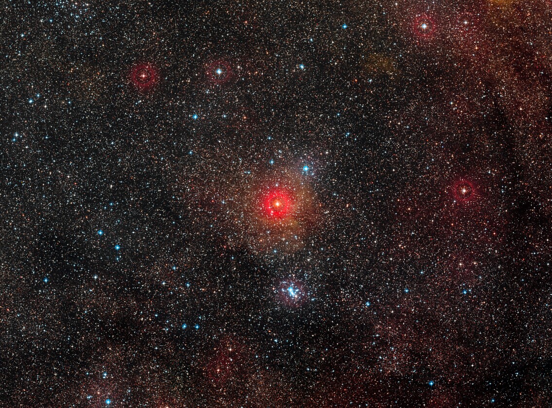 The yellow hypergiant HR 5171 was identified as a double star by ESO’s Very Large Telescope Interferometer (Image: ESO/Digitized Sky Survey 2)