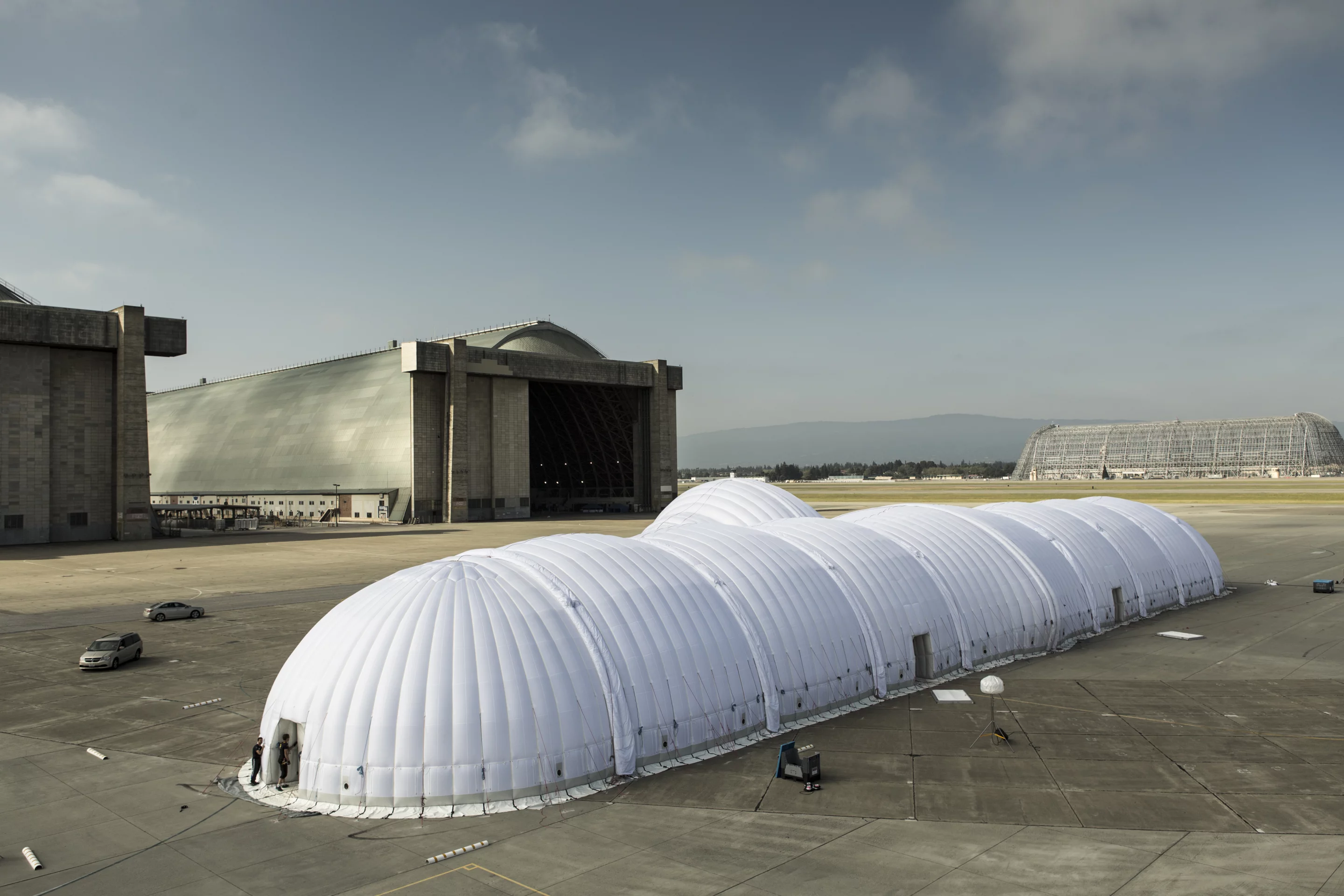 The inflatable hangar deployed for the first time to house the Solar Impulse in St. Louis (Photo: © Solar Impulse | Ackermann | Rezo.ch)