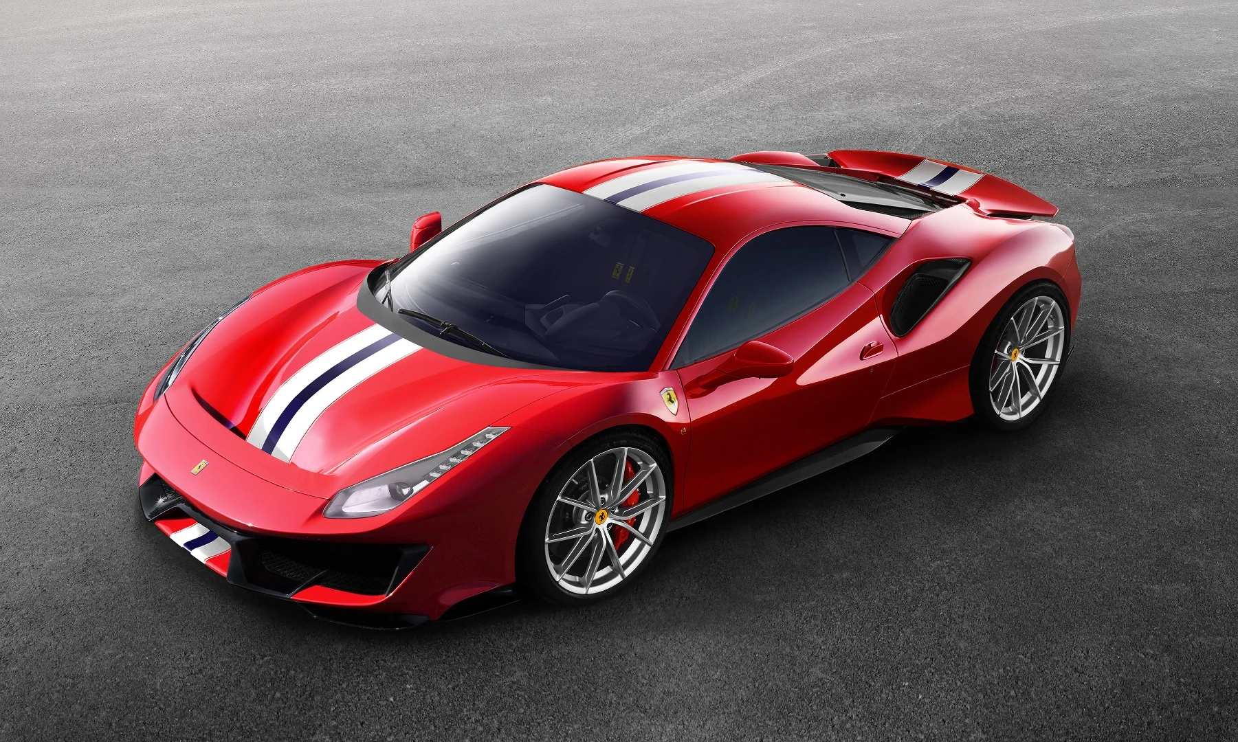 Ferrari 488 Pista: 50 extra horses and some 90 kilos less weight