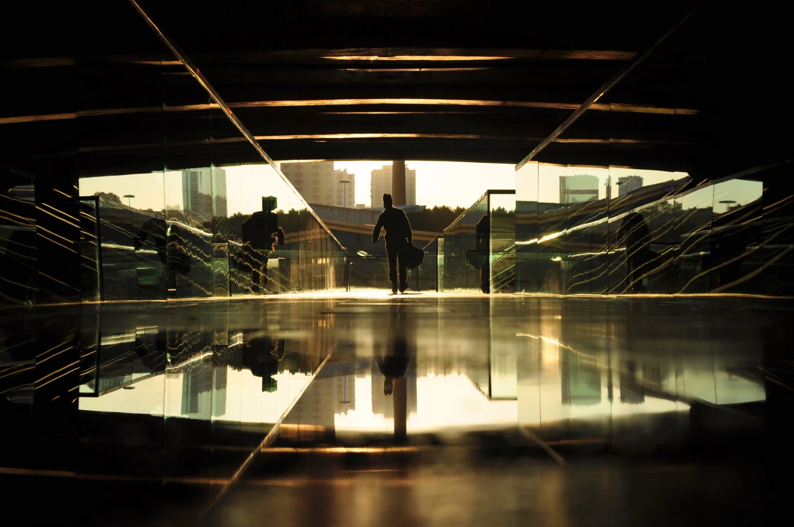 Winner of 6:00 hour. "City Light", João Coutinho. Lisbon, Portugal