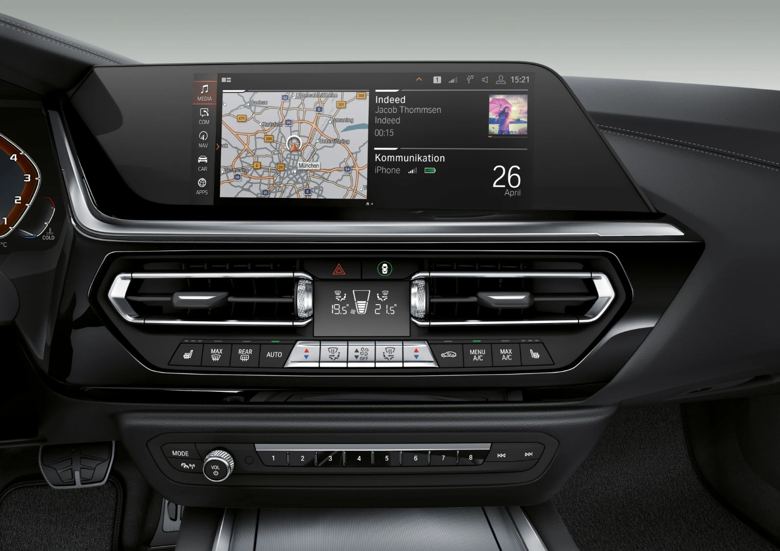 Photos show the large screen integrated into the Z4's dash for infotainment and in-car connectivity