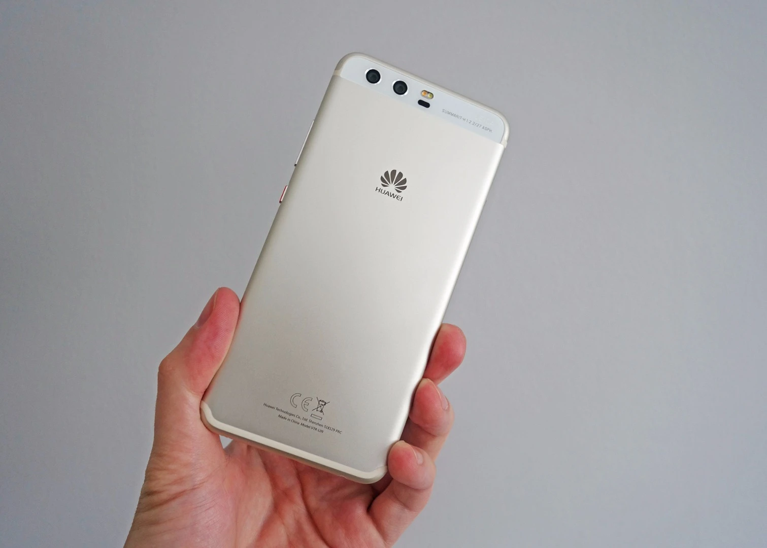 The 20 MP/12 MP dual-lens camera is again one of the highlights, and you can get some fantastic images from it