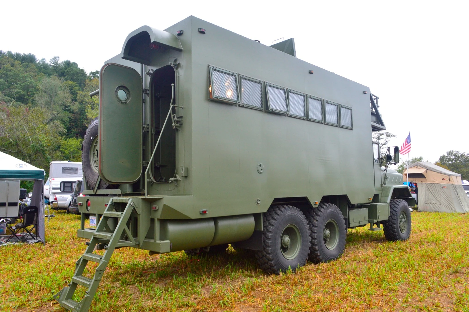 The Bravo 1 has two 50-gal fresh water tanks, a 150-gal waste water tank and a 77-gal diesel tank