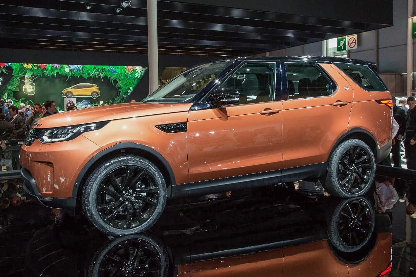 The seats in the Land Rover Discovery can be controlled using a smartphone app
