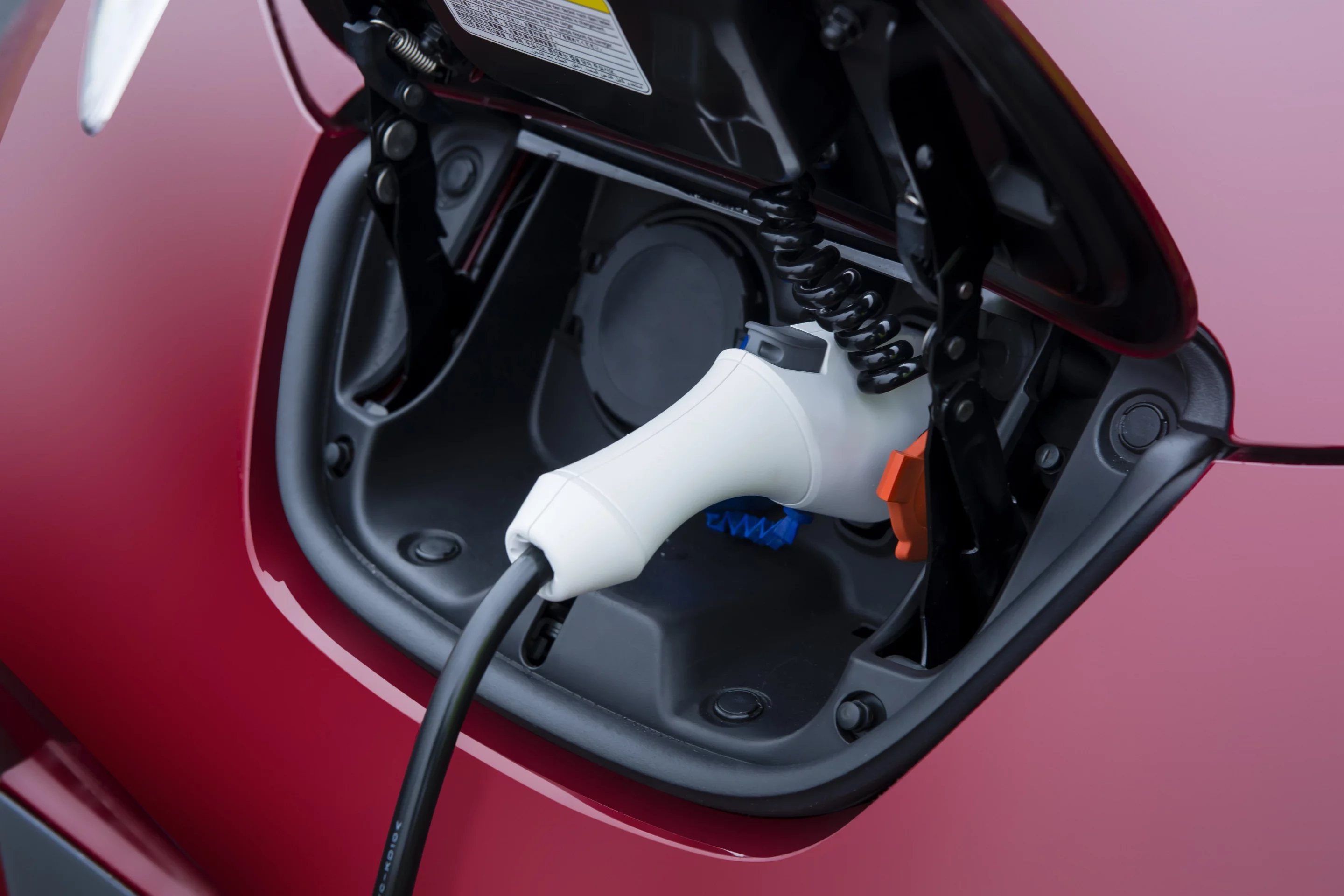 The LEAF’s new single stack powertrain features a high-response 80kW AC synchronous motor