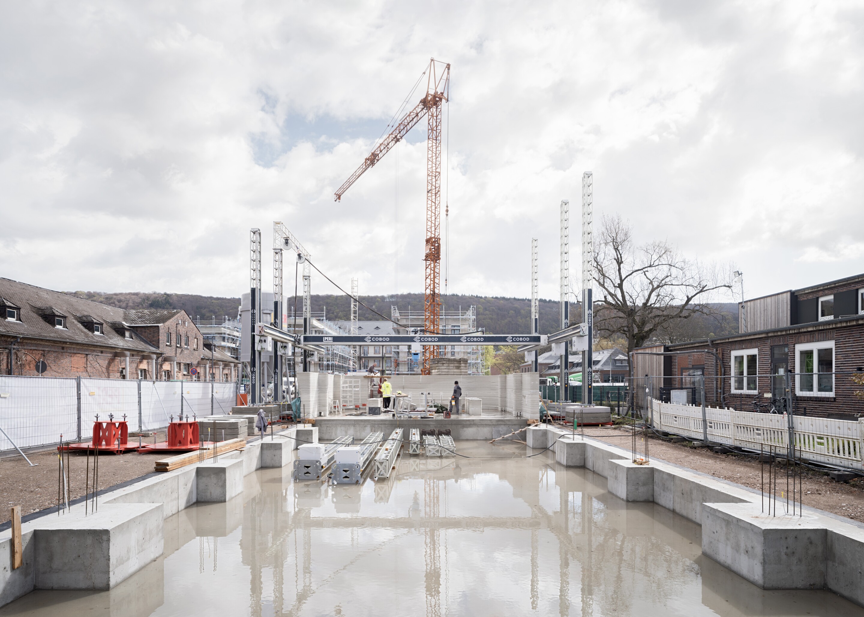 The 3D-printed data center will be 54 m (177 ft) long, have a width of 11 m (36 ft) and a height of 9 m (29.5 ft)