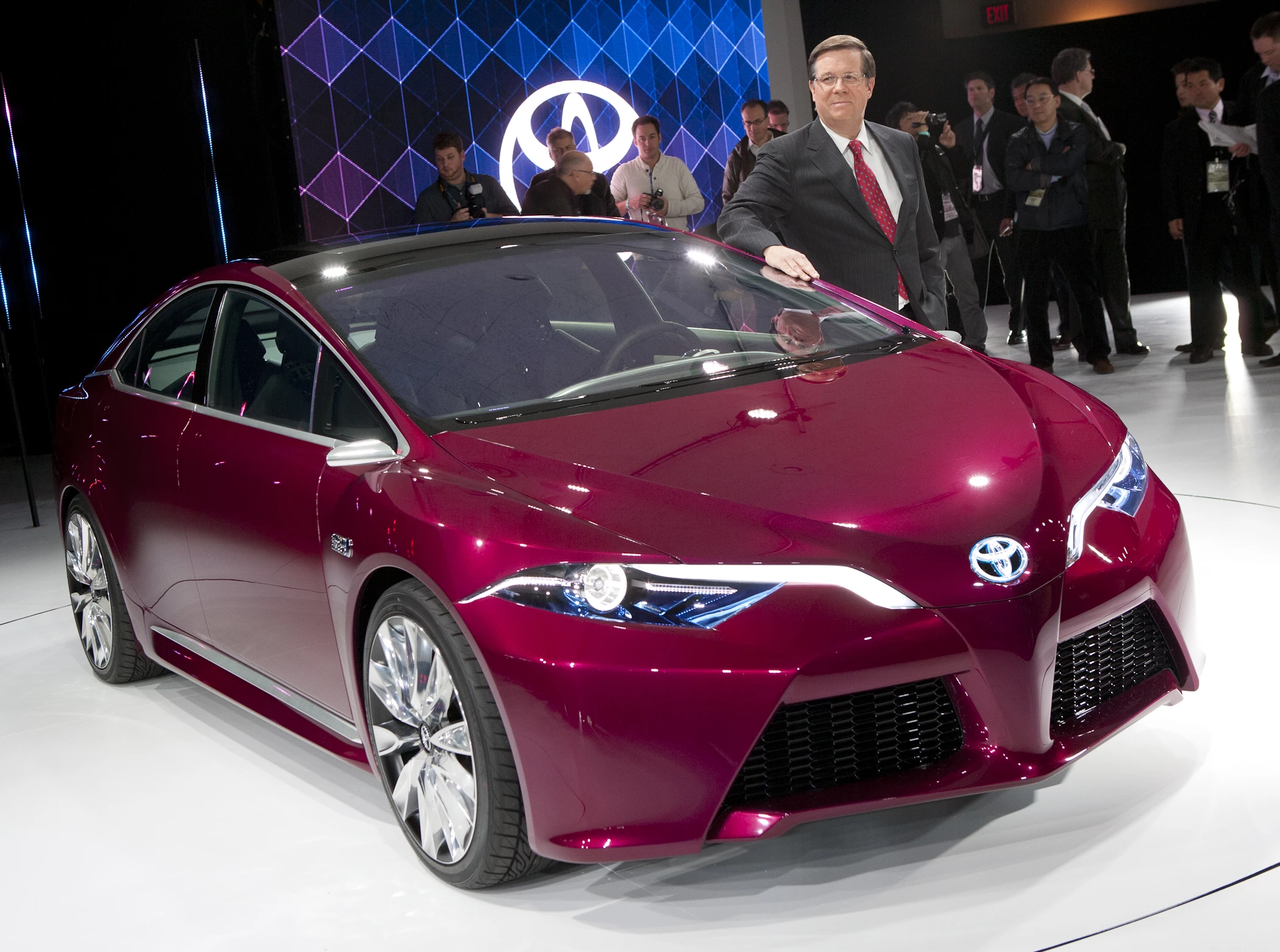 Toyota's NS4 advanced plug-in hybrid concept at NAIAS 2012
