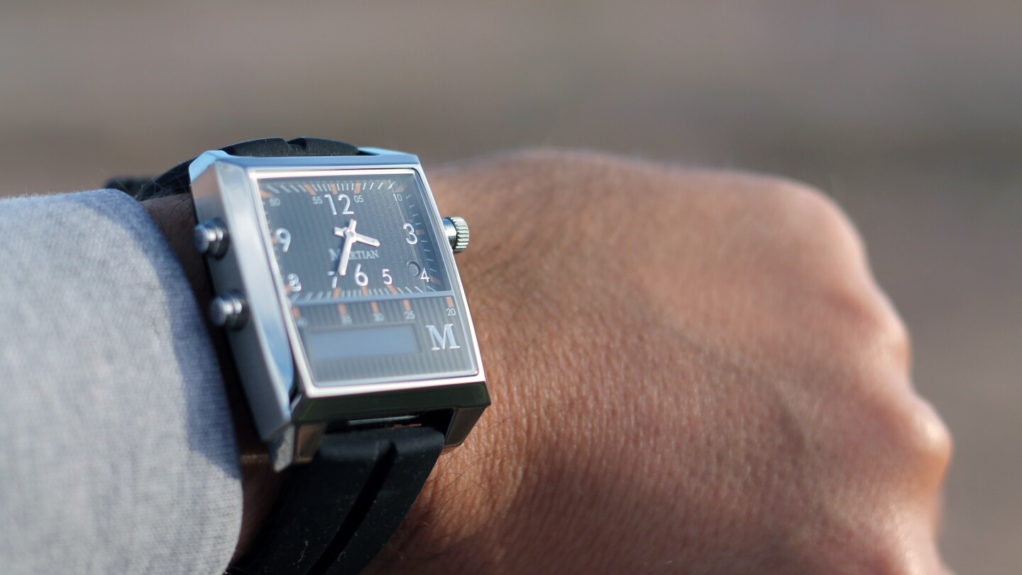 The Martian Watch has a retro look, and doesn't obviously look like a smartwatch