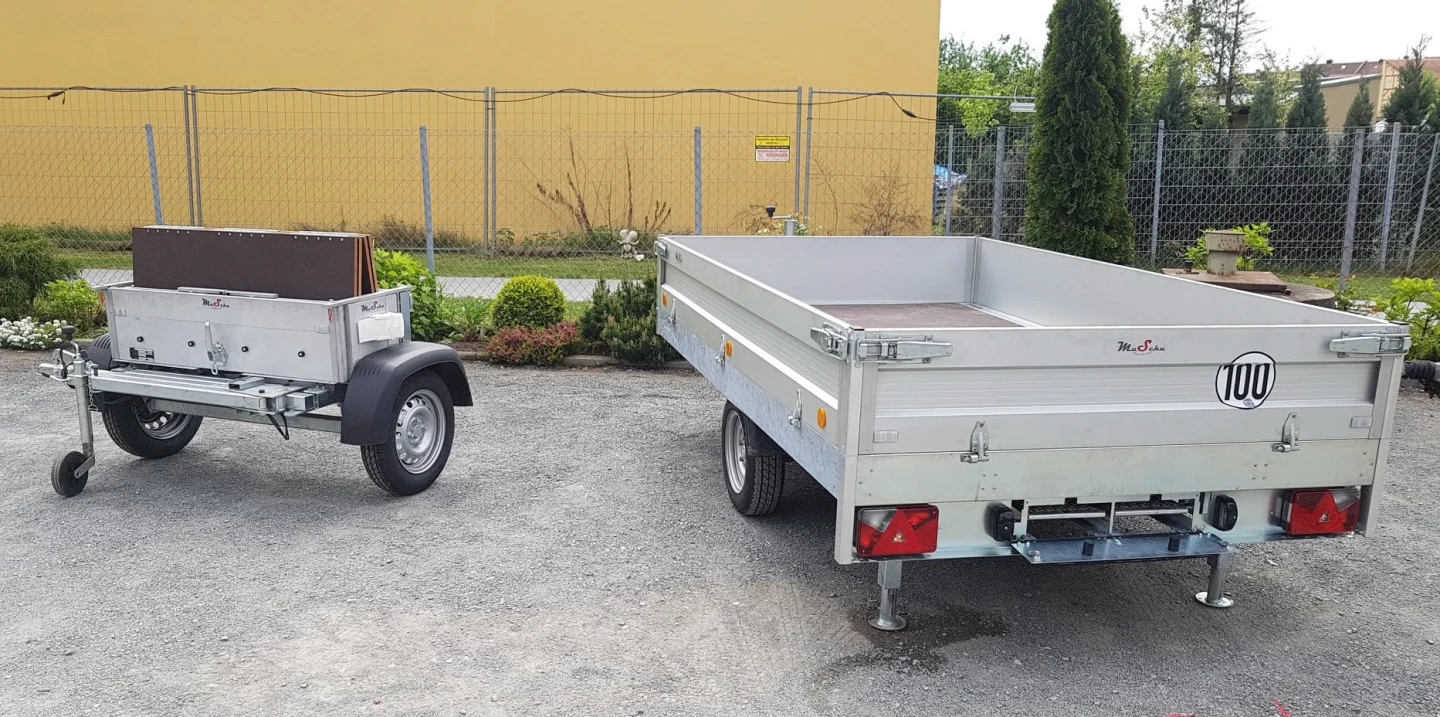 The Faltos in its folded-up and ready-to-roll configurations