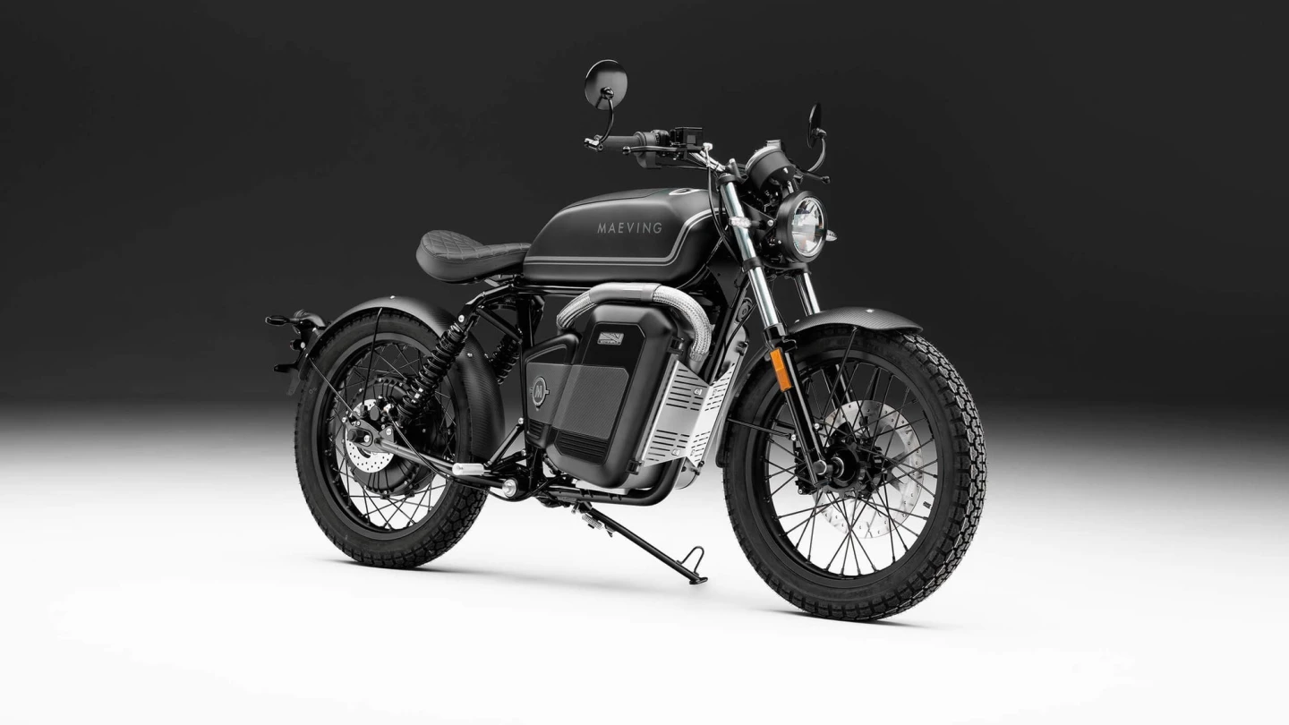 The bike is powered by with two swappable LG battery packs, each with a capacity of 2.73 kWh