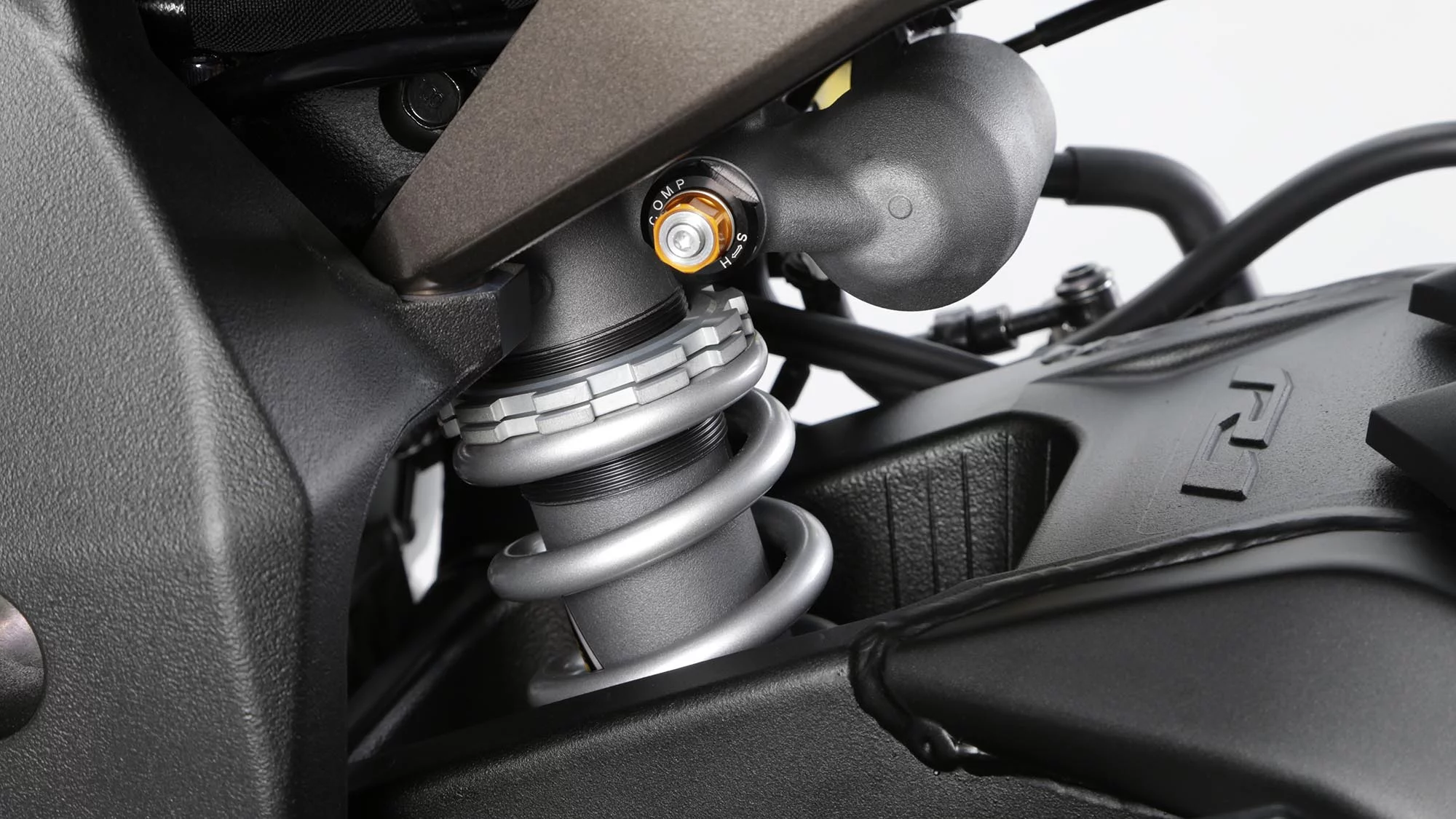 2015 Yamaha R1 - rear shock detail