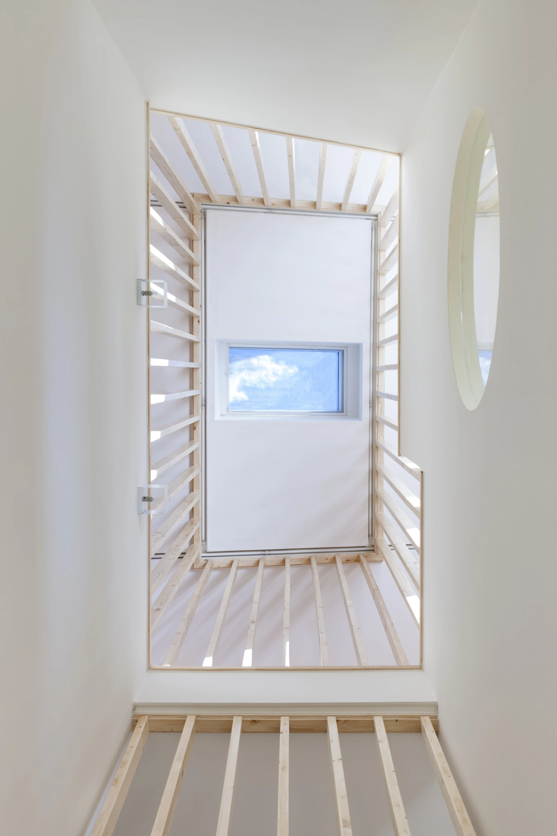 Despite the home’s unusual shape, the interior is comfortable and practical (Photo: Namgoong Sun)