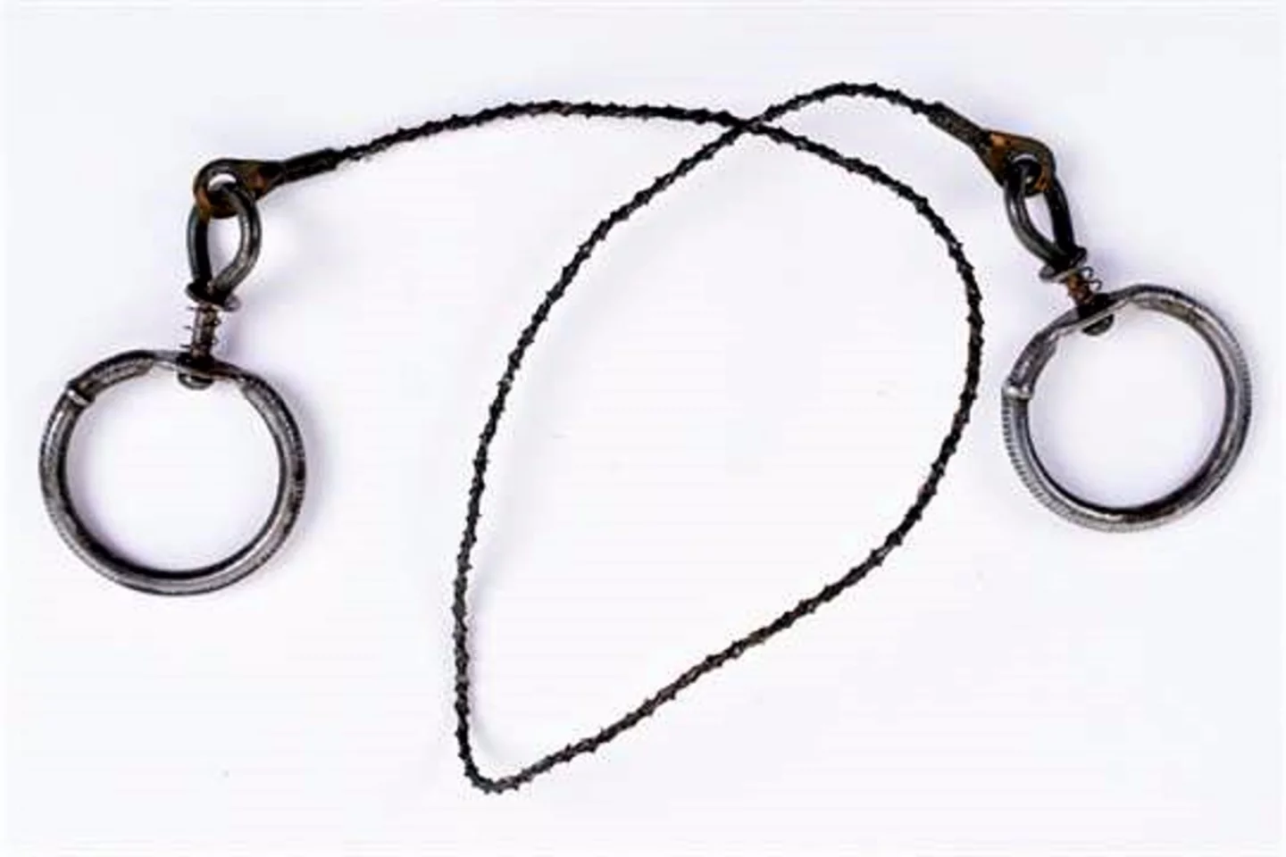 A commando garrote wire