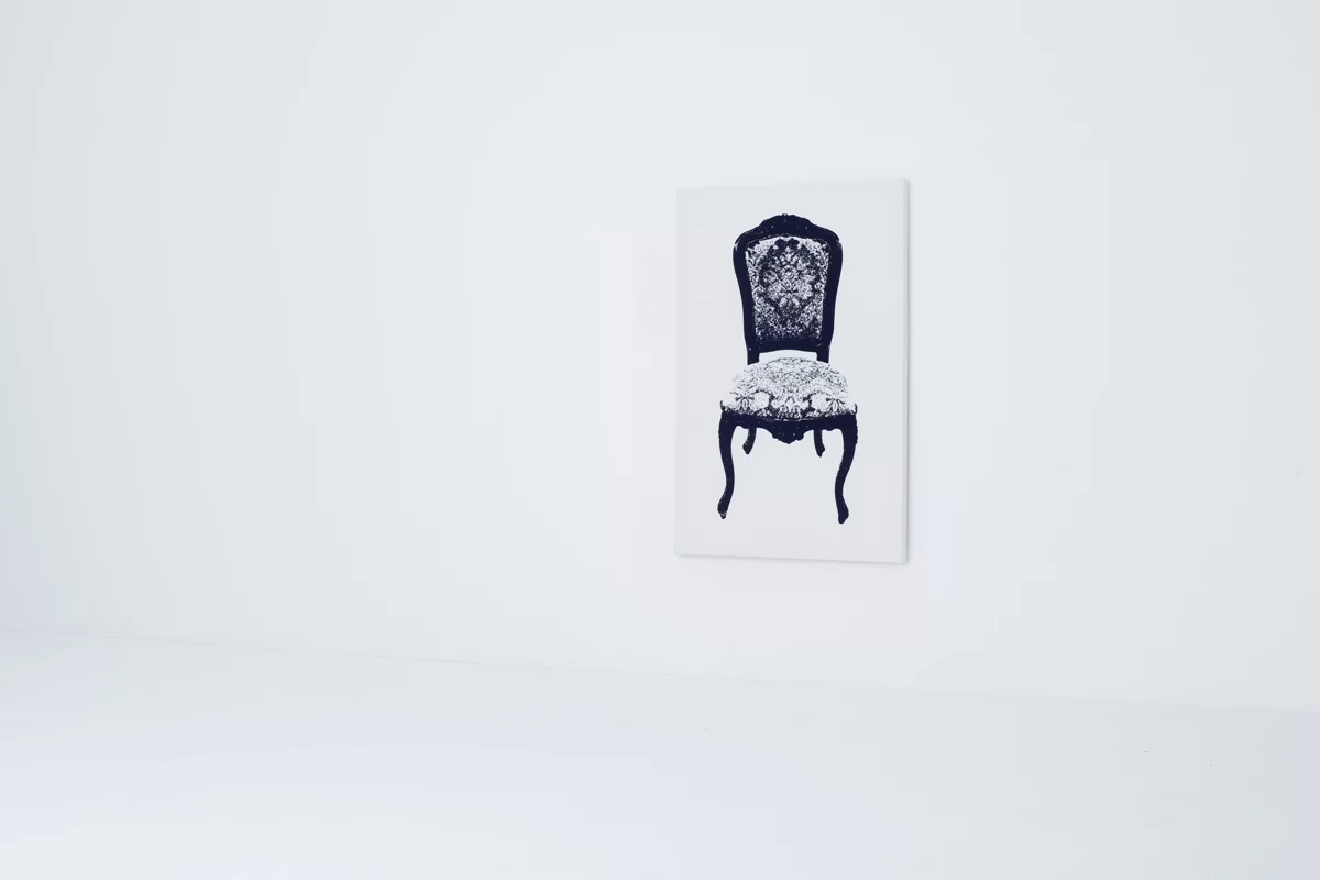 Canvas can be hung on the wall as a work of art