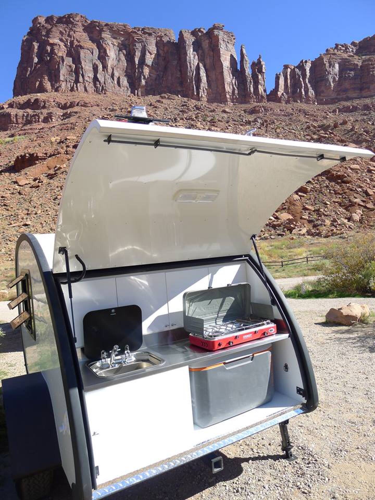Light, smart on/offroad teardrop trailer is as cute as a Bean