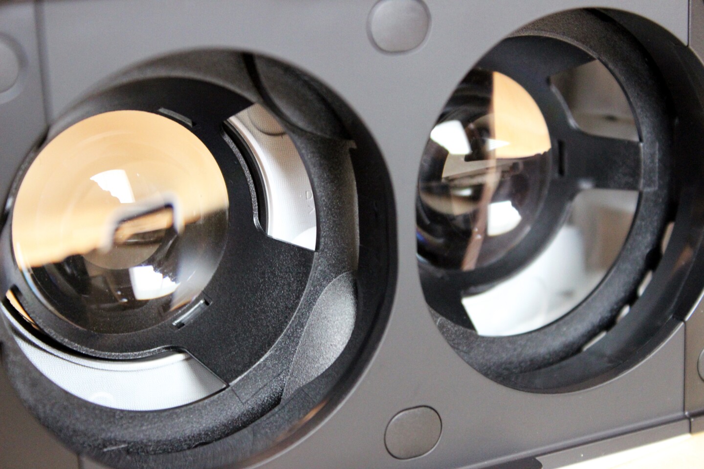 Giving your lenses a good cleaning is the first step in starting any VR session (Photo: Will Shanklin/Gizmag.com)
