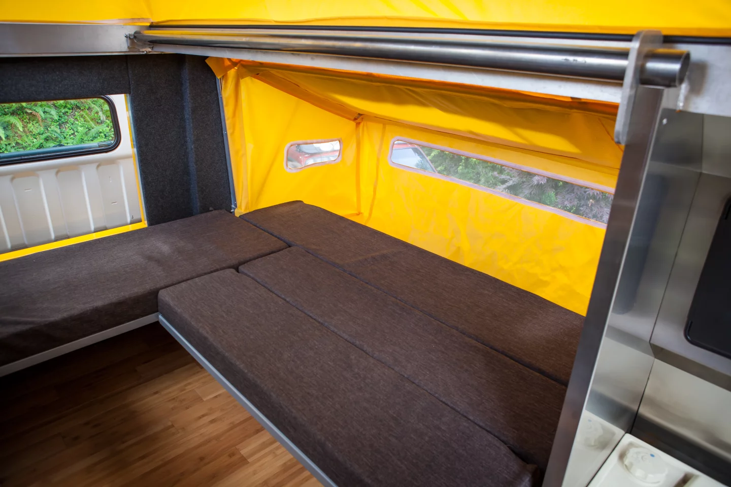 The L-shaped cabin bench/bed