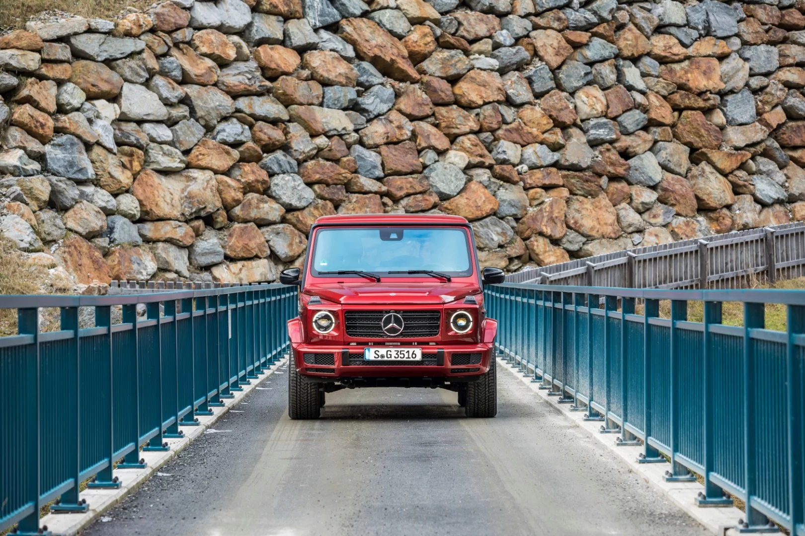Mercedes-Benz G 350 D: 24 mpg out of a giant box shape isn't bad at all