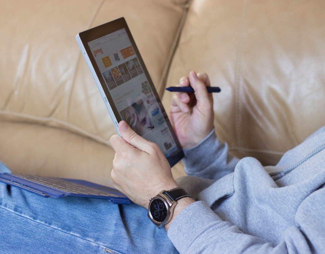 The Surface 3 is a great couch surfing (and couch work) kind of device (Photo: Will Shanklin/Gizmag.com)