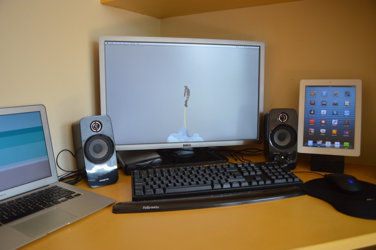 With it's compact size and lack of speakers, it's a viable option for bringing an iPad into a desk setup (Photo: Gizmag)