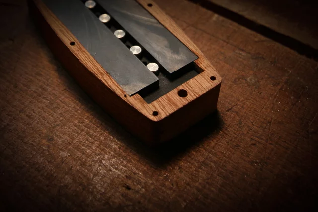 The JP90 pickups used in the Di Donato guitar are hand-wound and encased in a wooden jacket