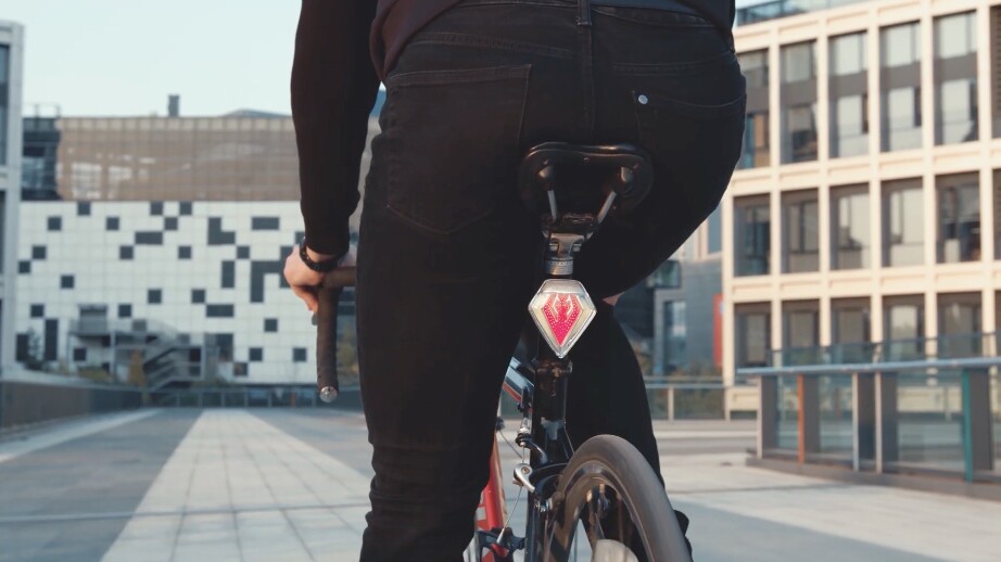 The Shield tail light can be set to steady or blinking modes, along with a daytime mode