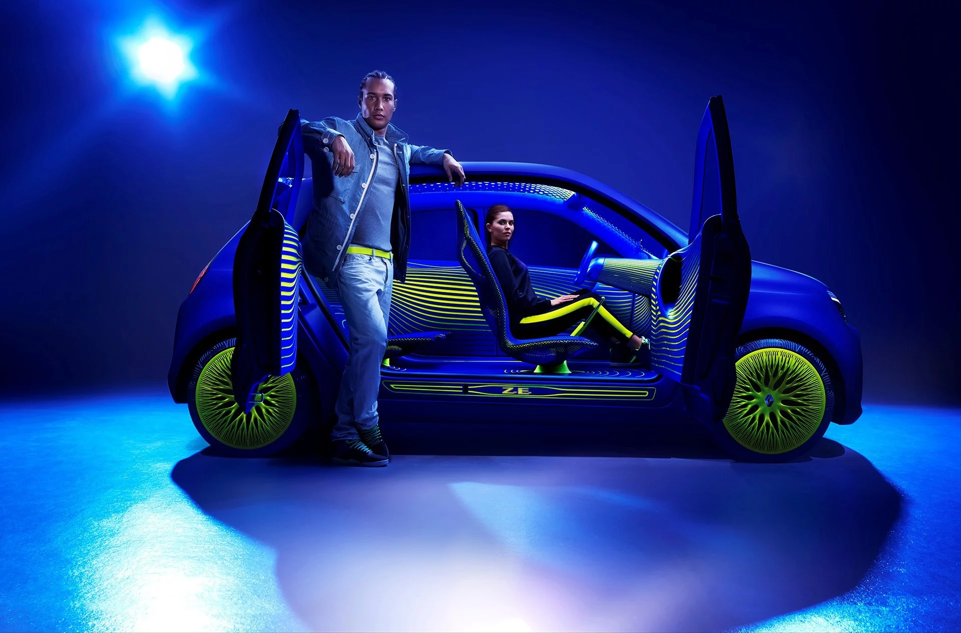 Renault chose to release the car at the Salone Internazionale del Mobile di Milano rather than at the Geneva or New York Auto Shows