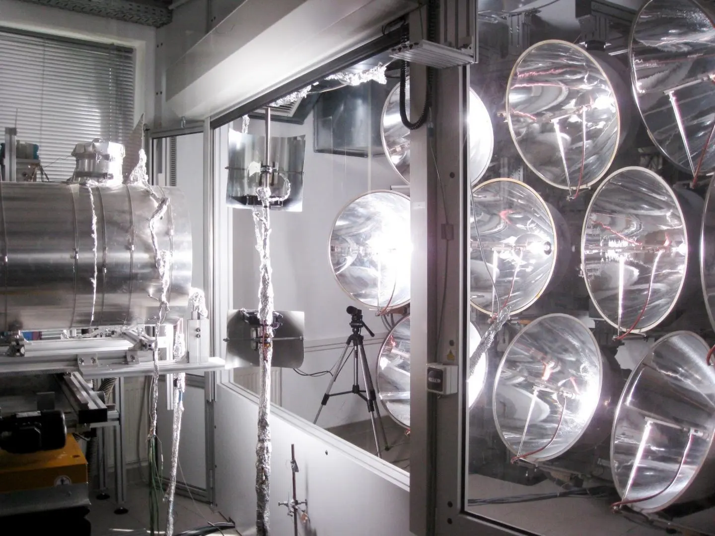 Simulated suns heated up the prototype CONTISOL reactor, which may eventually be used to produce hydrogen fuel