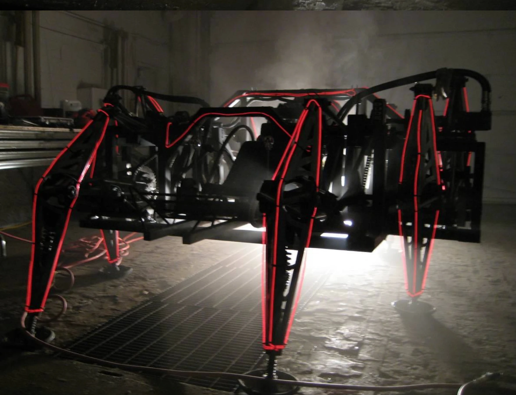 Side view of the eight-legged Mondo Spider mech suit (Photo: Mondo Spider)