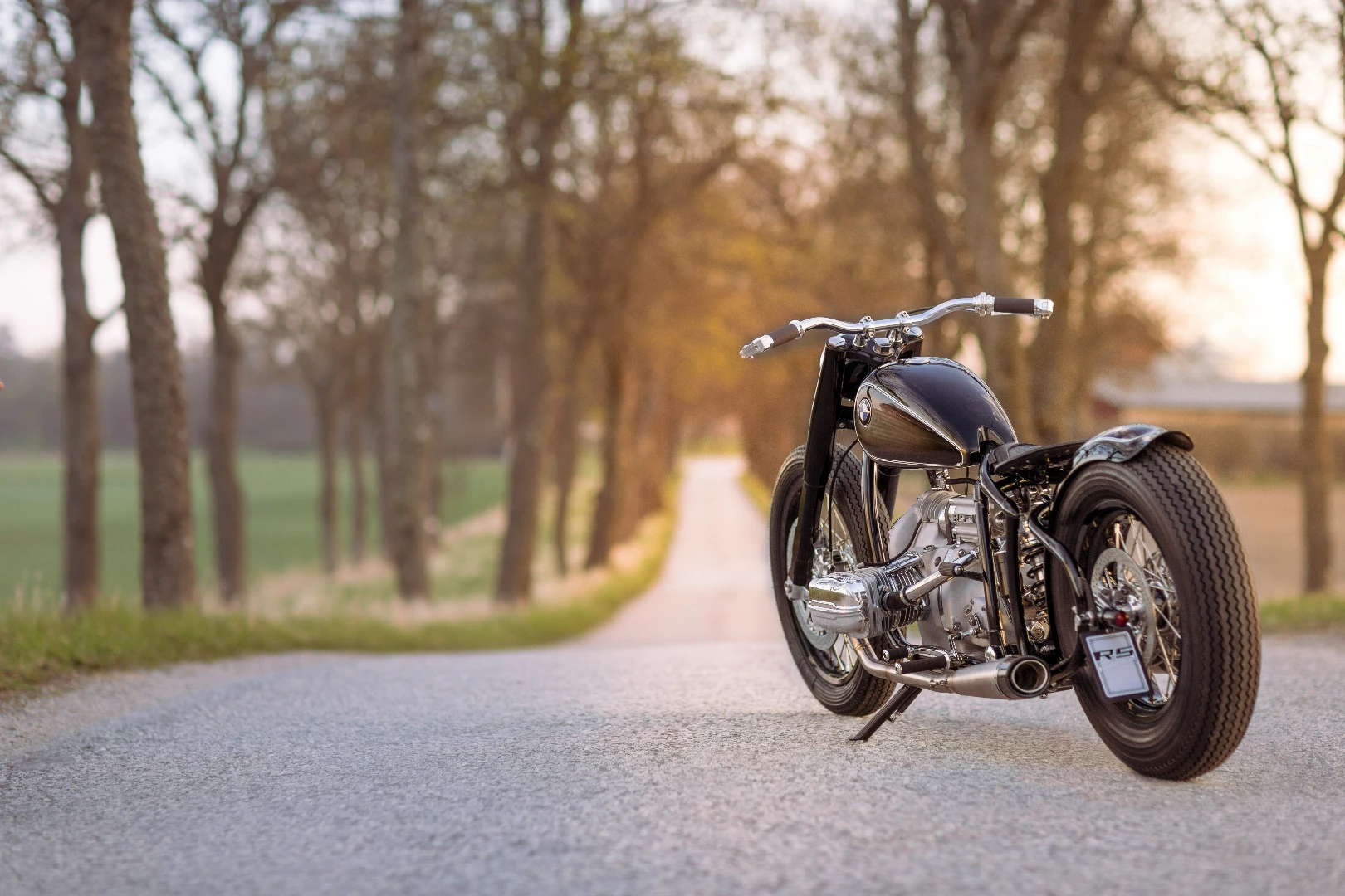 Simple and elegant, the BMW R5 Hommage is a modern take on a classic theme