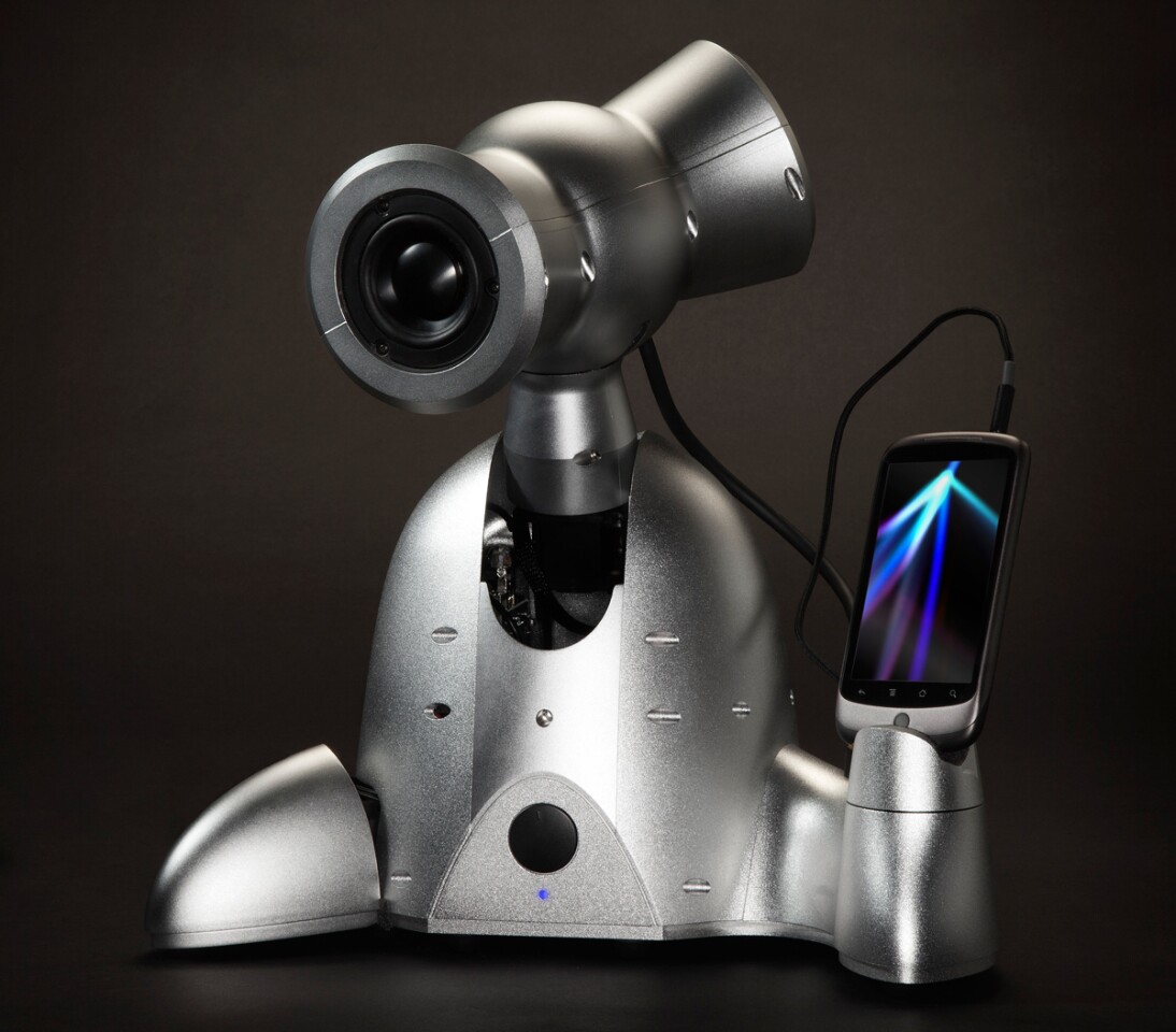 Shimi is a robotic smartphone dock that uses a connected Android smartphone as its "brain"