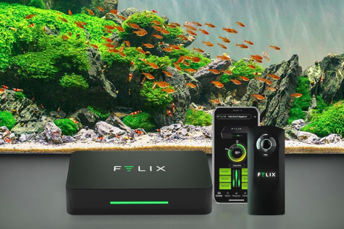 Smart aquarium system utilizes a 360degree underwater webcam