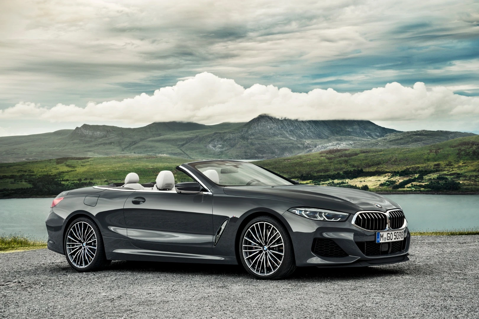 BMW will launch two 8 Series Convertible models in 2019
