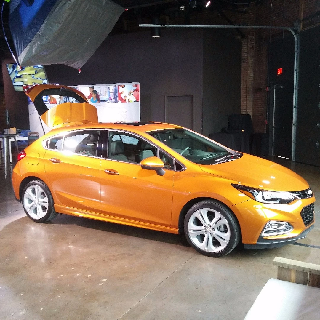 Chevrolet displayed a prototype of the upcoming 2017 Cruze Hatchback