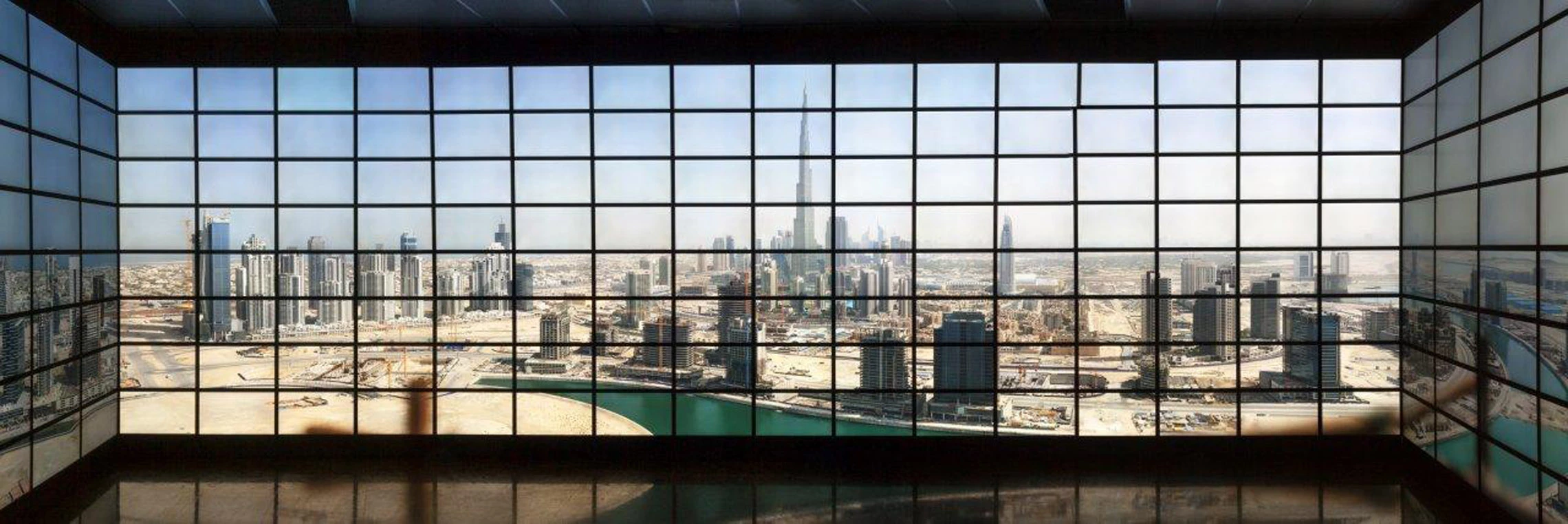 Image of Dubai, United Arab Emirates viewed in the 1.5 billion pixel resolution Reality Deck