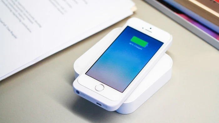 Qi-enabled devices need only to be placed on top of ARK for charging
