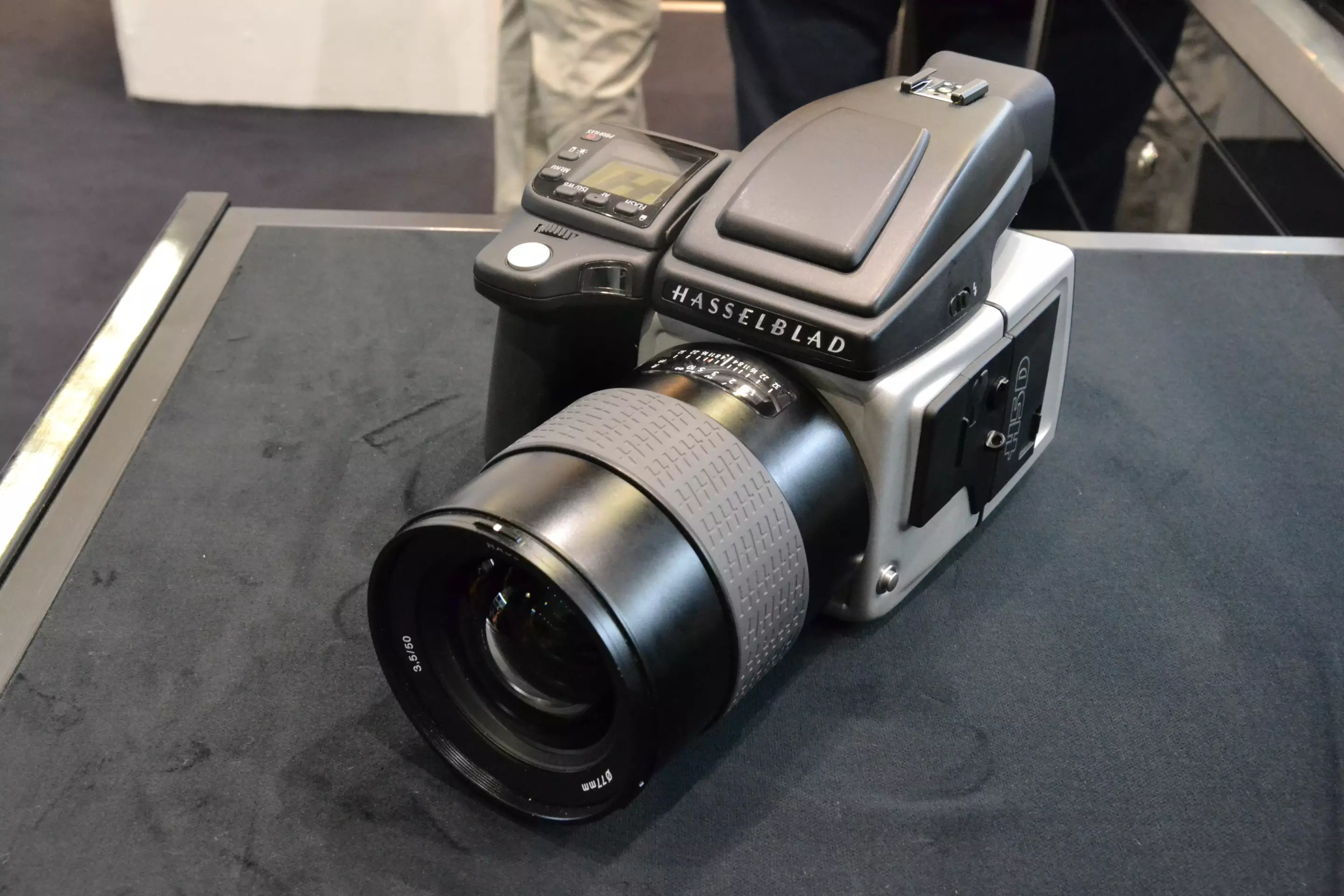 An improved capture rate means the H5D-50c with Wi-Fi can shoot 50 shots per minute and that the longest shutter speed is now 34 minutes (Photo: Paul Ridden/Gizmag)