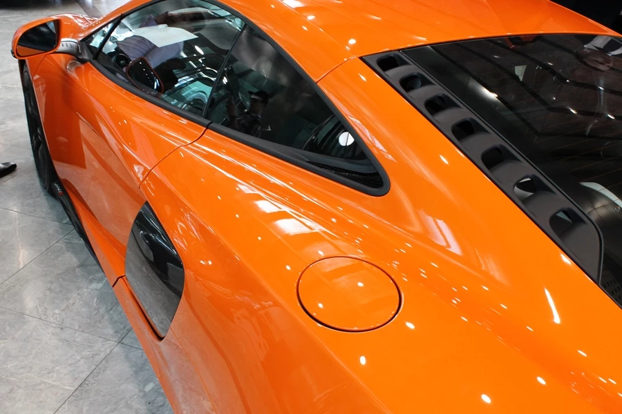 A rear-side view of the McLaren 650S
