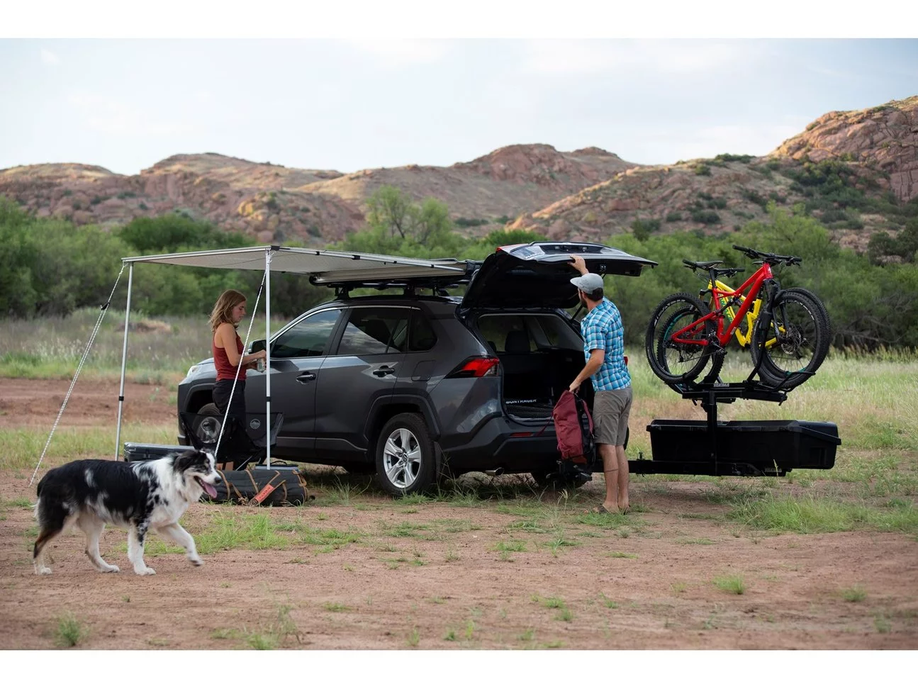 The SwingBase provides swing-out motion for easily moving the entire EXO hitch system out of the way to get to the tailgate