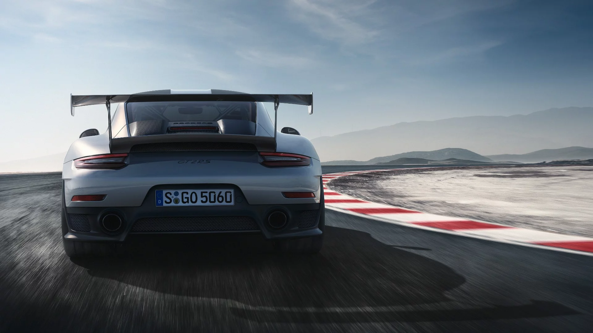 The 2018 911 GT2 RS will find its way to US dealerships in early 2018