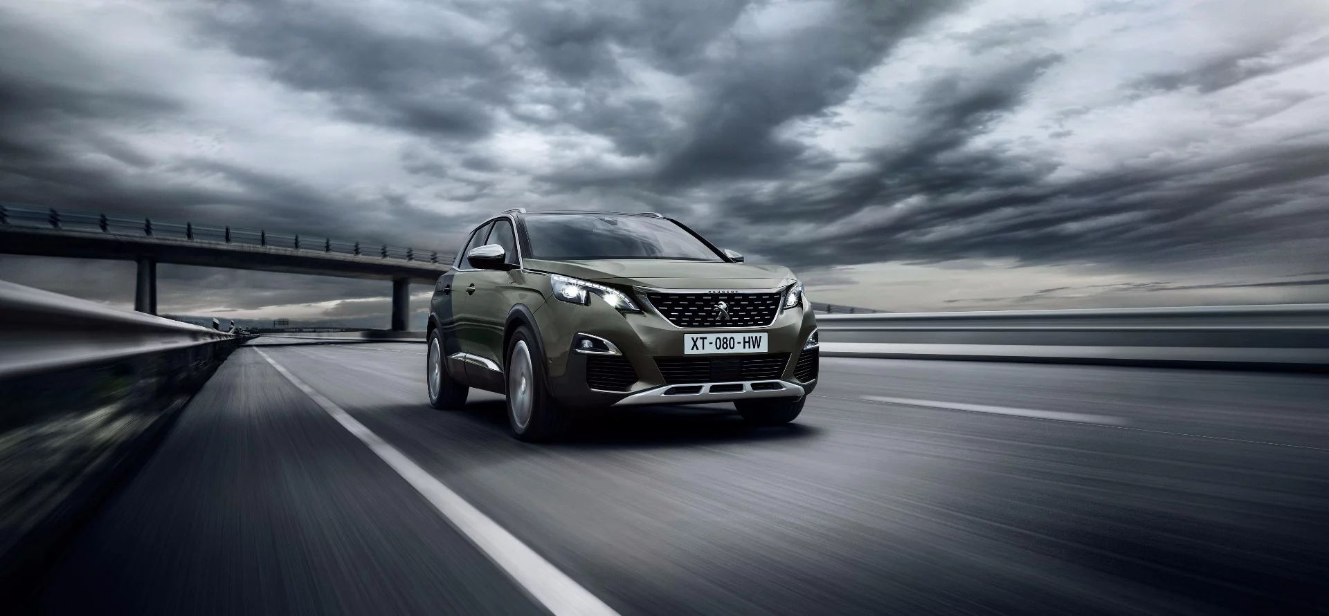 The 3008 GT is powered by a 2.0-liter diesel engine