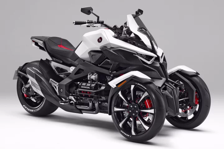 The Honda Neowing is a tilting three-wheeled hybrid concept bike