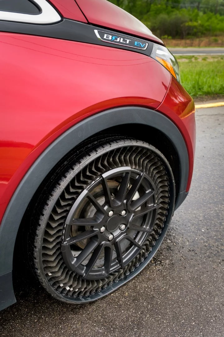 The Uptis airless tires bear the vehicle's weight as a tire normally would