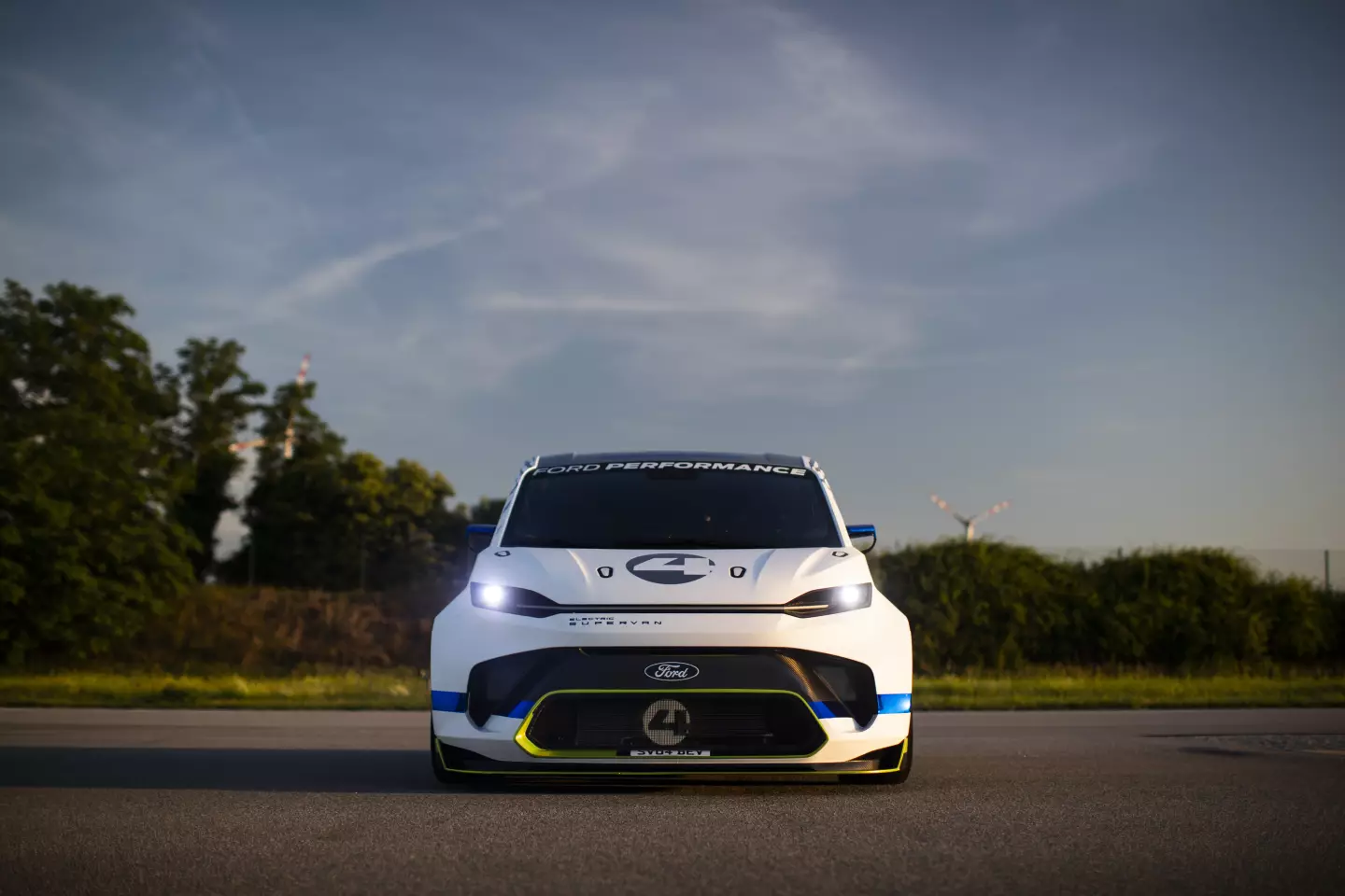 The electric Supervan is powered by a 50-kWh liquid-cooled battery that charges in around 45 minutes