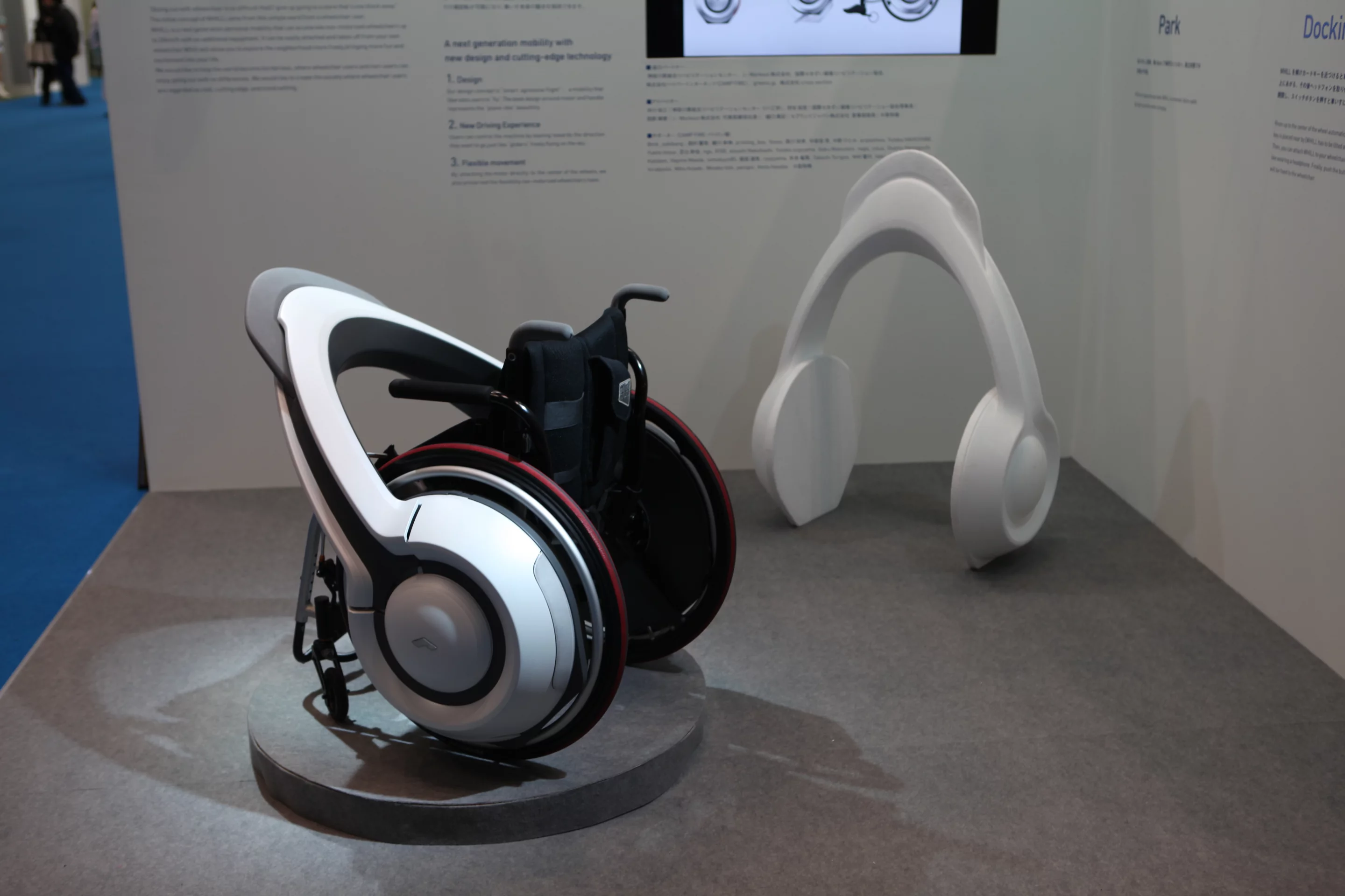 The WHILL on display at the Tokyo Motor Show (Photo: Gizmag)