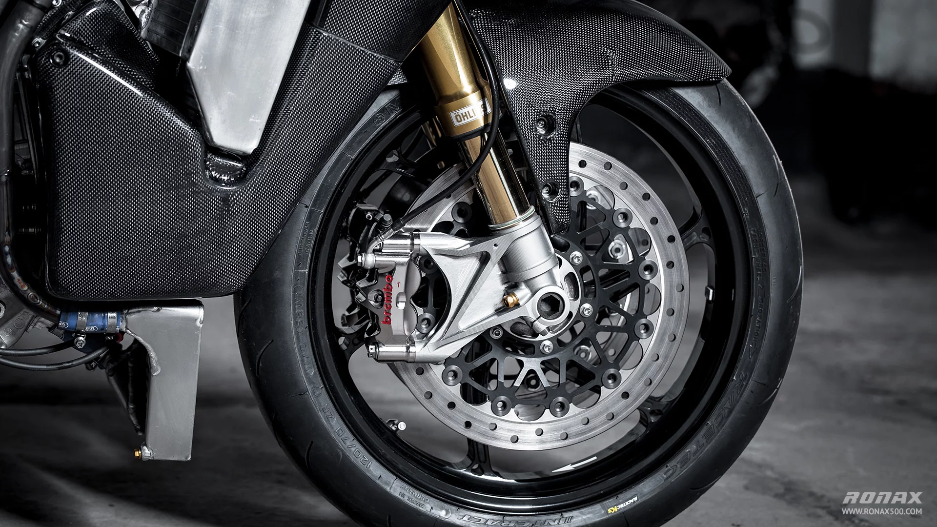 This Ohlins front system probably comes from the FGRT family